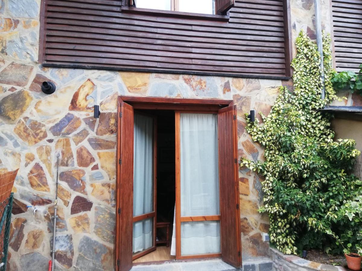 Pequeno Adosado De Montana Con Terraza Villa Villanova Dış mekan fotoğraf